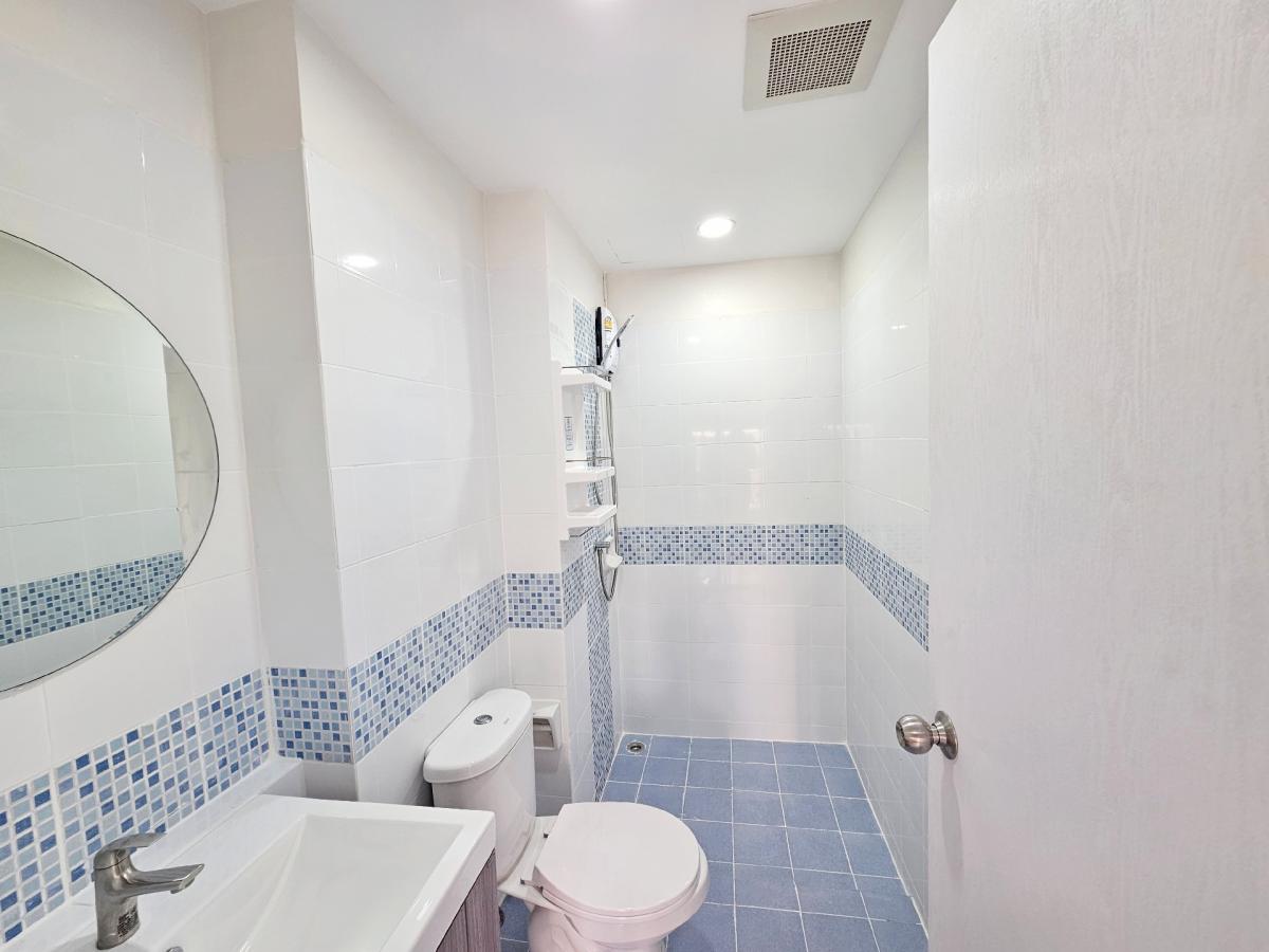 ขายคอนโดโชคชัย4 ลาดพร้าว71 : คอนโดเลี้ยงแมวได้โซนลาดพร้าว ทาสแมวทั้งหลายมาฟังทางนี้ ผ่อนเริ่มต้น 5,xxx บาท น้องแมวอยู่ได้ ใกล้ BTS สายสีเหลืองสถานีภาวนา 2 กม.