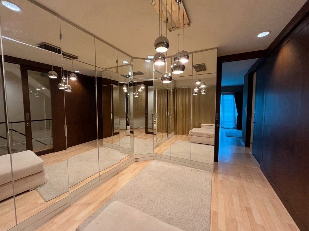 For RentTownhomePattanakan, Srinakarin : RH051024 Townhome for rent, 3 floors, width 5.5 meters, 3 bedrooms, Noble Cube Pattanakarn.