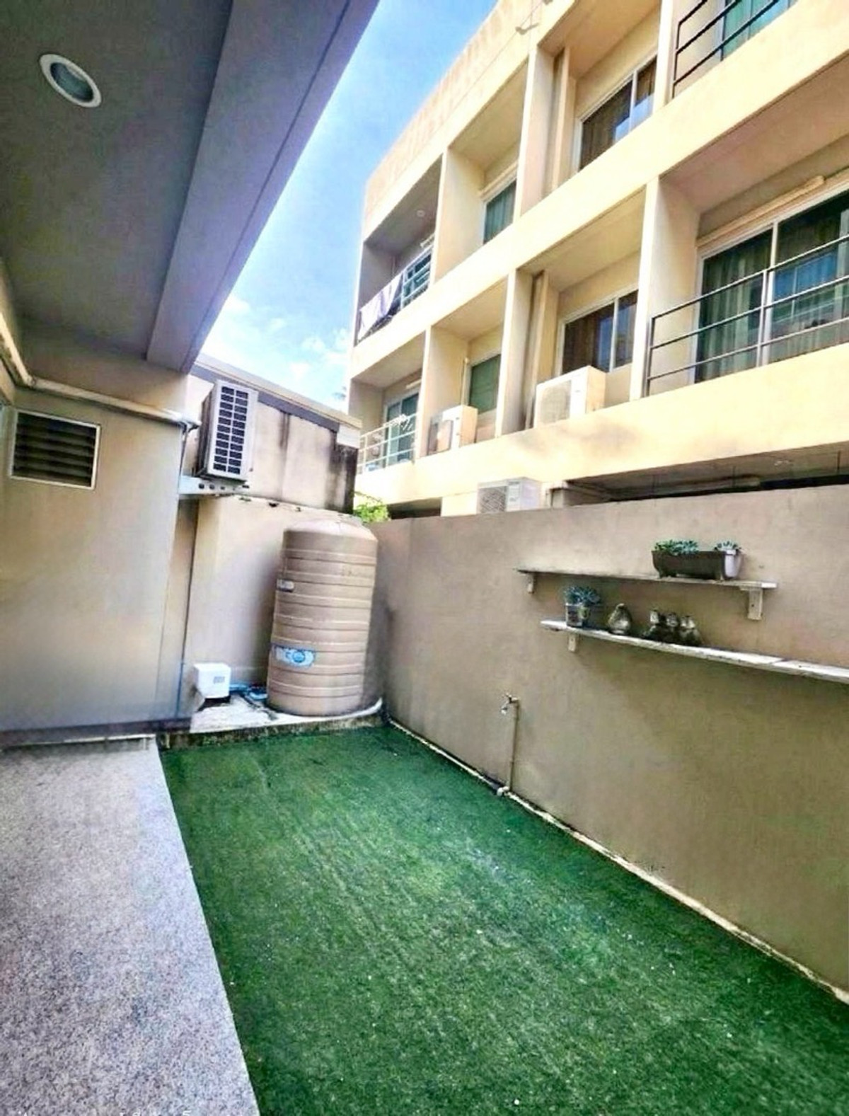 For RentTownhomePattanakan, Srinakarin : RH051024 Townhome for rent, 3 floors, width 5.5 meters, 3 bedrooms, Noble Cube Pattanakarn.