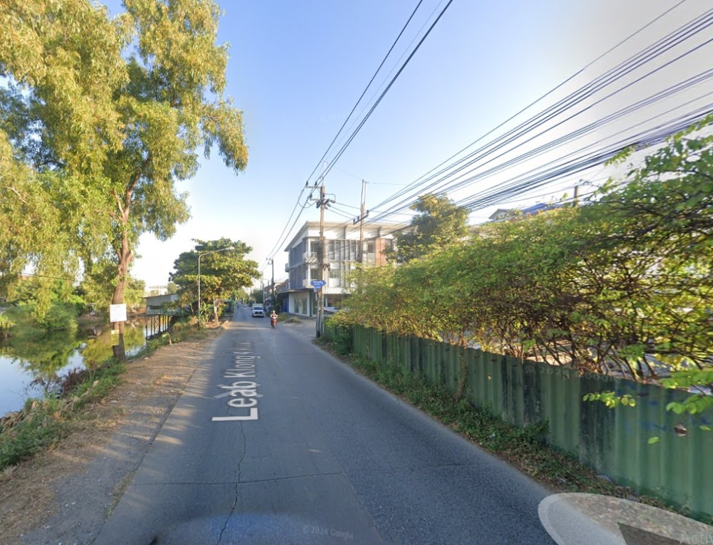 For SaleLandPathum Thani,Rangsit, Thammasat : Land for sale with building, 600 sq m, purple area, Lam Luk Ka Khlong 4 area, Pathum Thani.