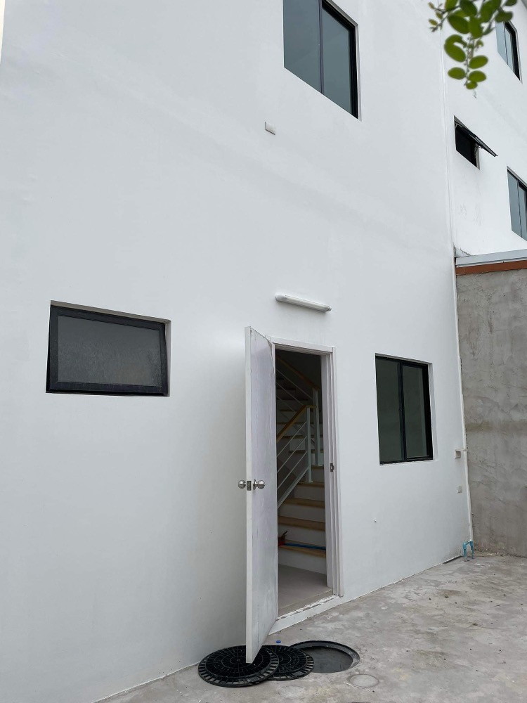 For RentShop HousePathum Thani,Rangsit, Thammasat : Commercial building for rent, Baan Pruksa Nava Nakhon-Phahonyothin, near Pratunam Phra In, only 5 minutes.