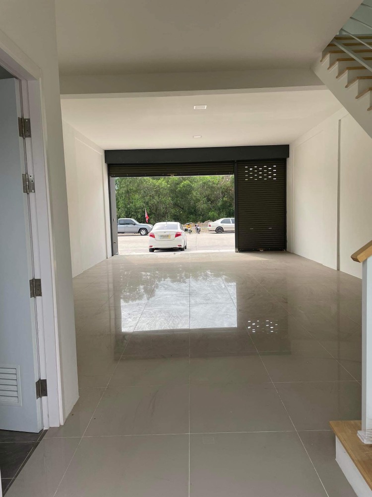 For RentShop HousePathum Thani,Rangsit, Thammasat : Commercial building for rent, Baan Pruksa Nava Nakhon-Phahonyothin, near Pratunam Phra In, only 5 minutes.