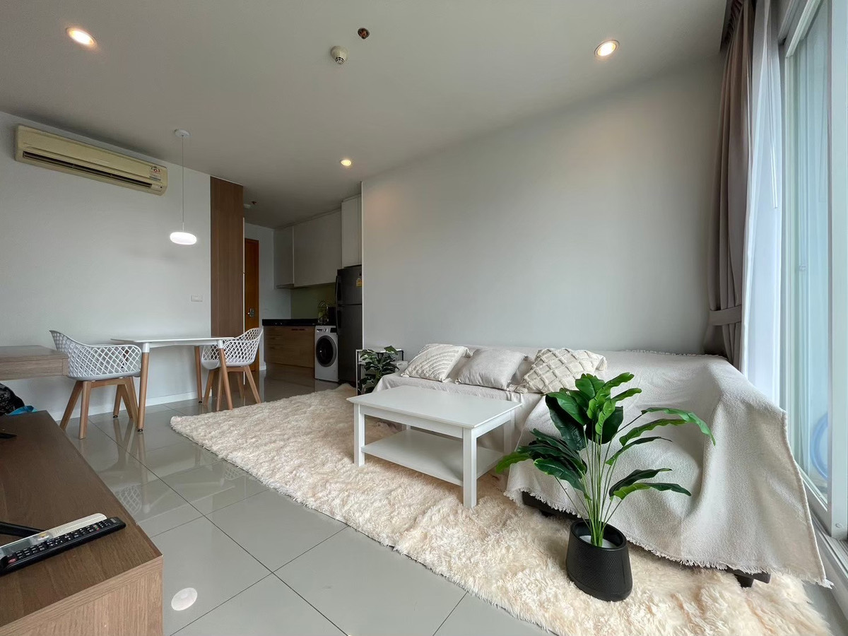 ให้เช่าคอนโดพระราม 9 เพชรบุรีตัดใหม่ RCA : ✨📣ให้เช่าคอนโด 1 ห้องนอน เซอร์เคิล คอนโดมิเนียม - ถนนเพชรบุรี ใกล้รถไฟฟ้า และห้างสรรพสินค้า