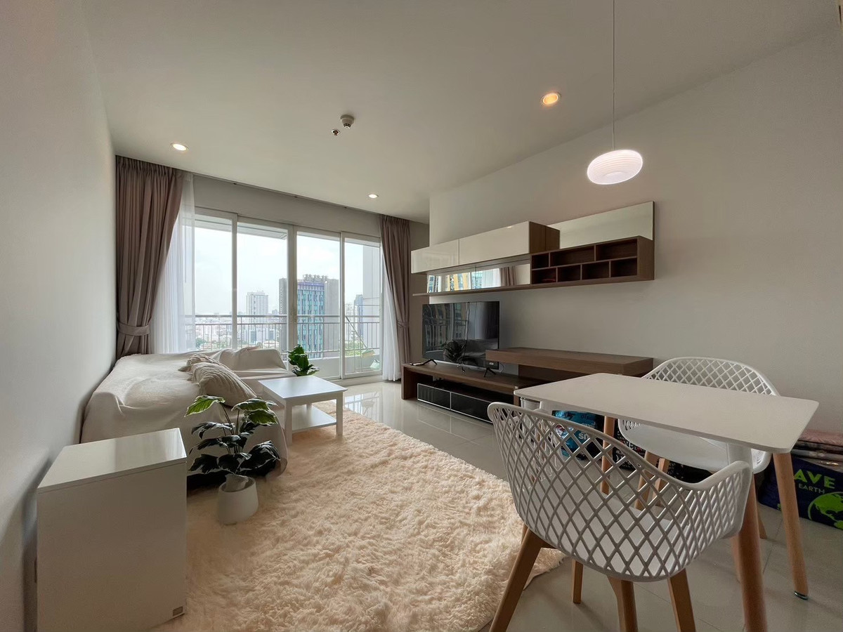 ให้เช่าคอนโดพระราม 9 เพชรบุรีตัดใหม่ RCA : ✨📣ให้เช่าคอนโด 1 ห้องนอน เซอร์เคิล คอนโดมิเนียม - ถนนเพชรบุรี ใกล้รถไฟฟ้า และห้างสรรพสินค้า