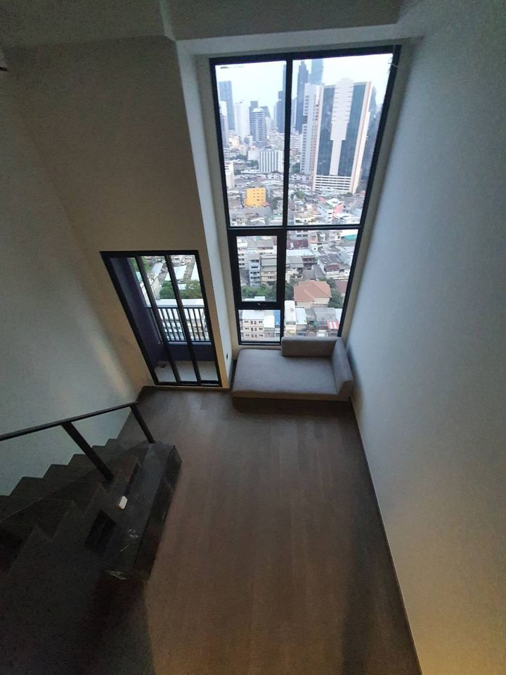 ขายคอนโดสยาม จุฬา สามย่าน : Park Origin Chula - Samyan【𝐒𝐄𝐋𝐋】🔥ห้อง LOFT  ใหม่เอี่ยม เฟอร์นิเจอร์ครบครัน ส่วนกลางจัดเต็ม เดินทางสะดวก ใกล้บรรทัดทอง พร้อมเข้าอยู่!!🔥ติดต่อไลน์ไอดี: @hacondo