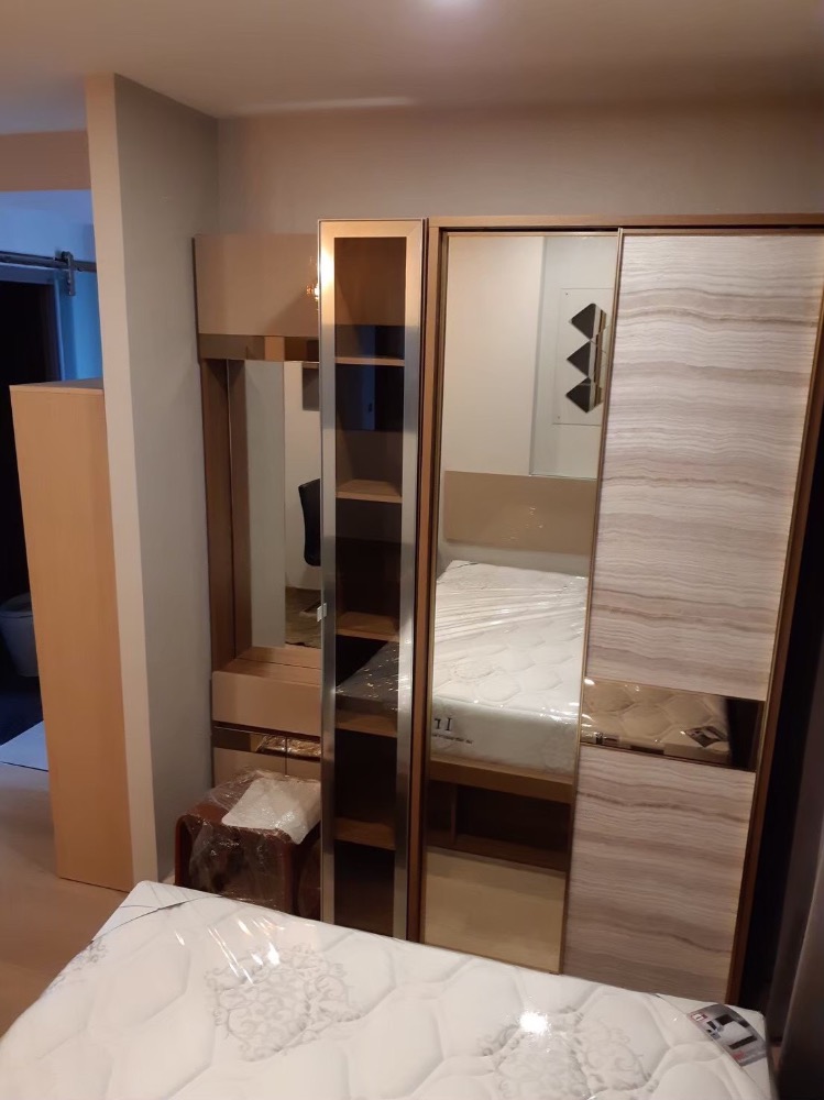For RentCondoSiam Paragon ,Chulalongkorn,Samyan : Ashton Chula - Silom【𝐑𝐄𝐍𝐓】🔥 Compact, warm room, minimalist style, fully furnished. Complete central area Near Samyan Mitrtown Ready to move in! 🔥Contact Line ID: @hacondo