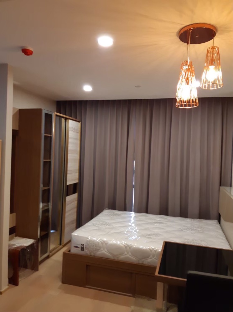 For RentCondoSiam Paragon ,Chulalongkorn,Samyan : Ashton Chula - Silom【𝐑𝐄𝐍𝐓】🔥 Compact, warm room, minimalist style, fully furnished. Complete central area Near Samyan Mitrtown Ready to move in! 🔥Contact Line ID: @hacondo