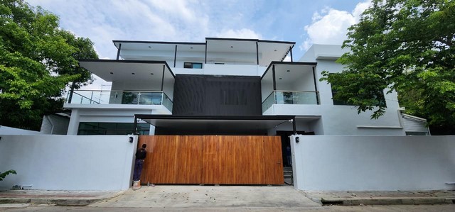 For RentHouseSukhumvit, Asoke, Thonglor : For rent, 3-storey home office, 600 sq m, Pridi 26, Sukhumvit 71, Phra Khanong, near expressway, near BTS Phra Khanong