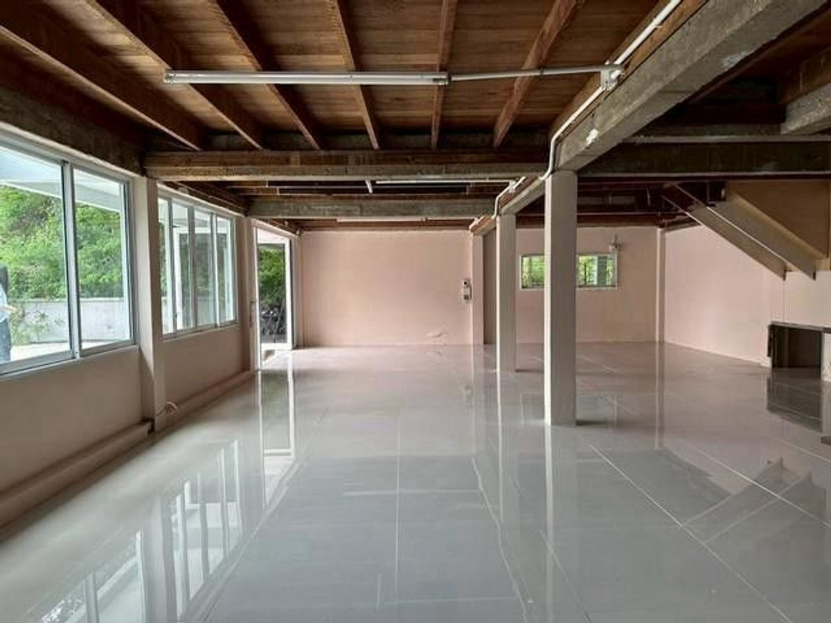 ให้เช่าบ้านเดี่ยว2ชั้น 77ตร.ว. ย่านเอกมัย ปรีดีย์พนมยงค์ เหมาะทำออฟฟิศ หรือพักอาศัย (จดทะเบียนได้ เลี้ยงสัตว์ได้) Loading...