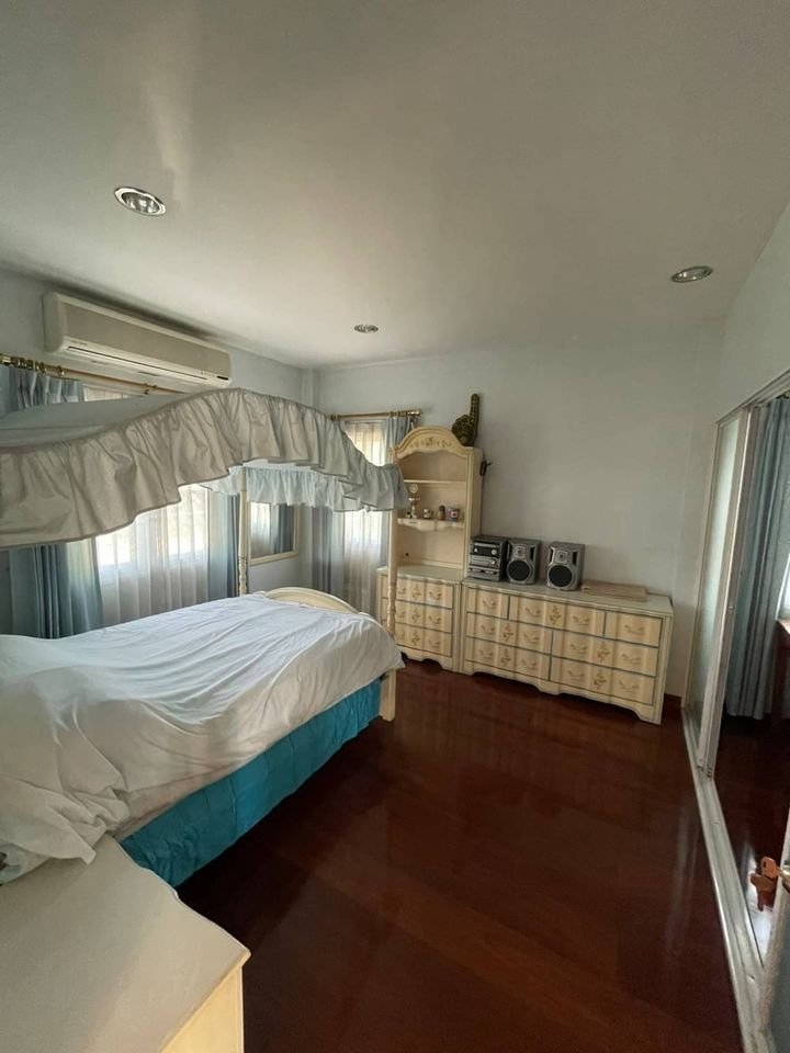 For SaleHouseMin Buri, Romklao : For sale: 2-story detached house, area 362 sq m, Krisada Nakhon Village 25, Pracha Ruamjai Road 31, Sai Kong Din, Khlong Sam Wa District, Bangkok Province.