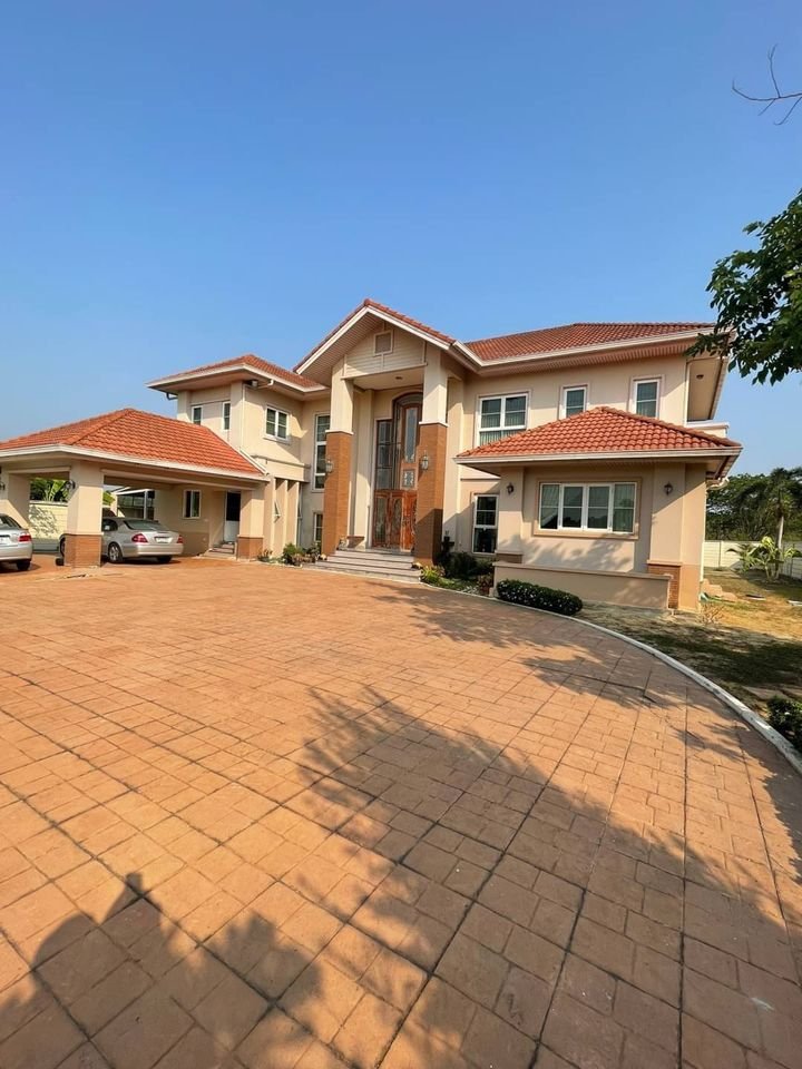 For SaleHouseMin Buri, Romklao : For sale: 2-story detached house, area 362 sq m, Krisada Nakhon Village 25, Pracha Ruamjai Road 31, Sai Kong Din, Khlong Sam Wa District, Bangkok Province.