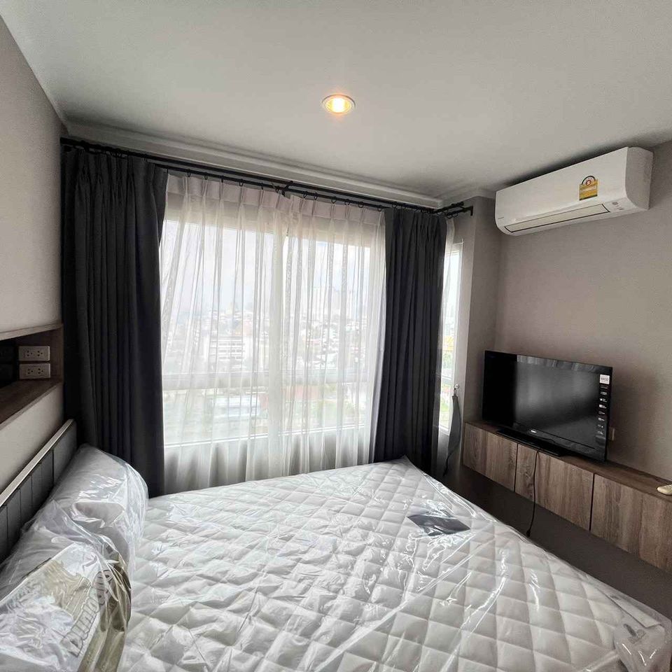 For RentCondoPinklao, Charansanitwong : 👑 Lumpini Place Borom Ratchachonni - Pinklao 👑 Beautiful room for rent. Built-in furniture There are electrical appliances ready to move.