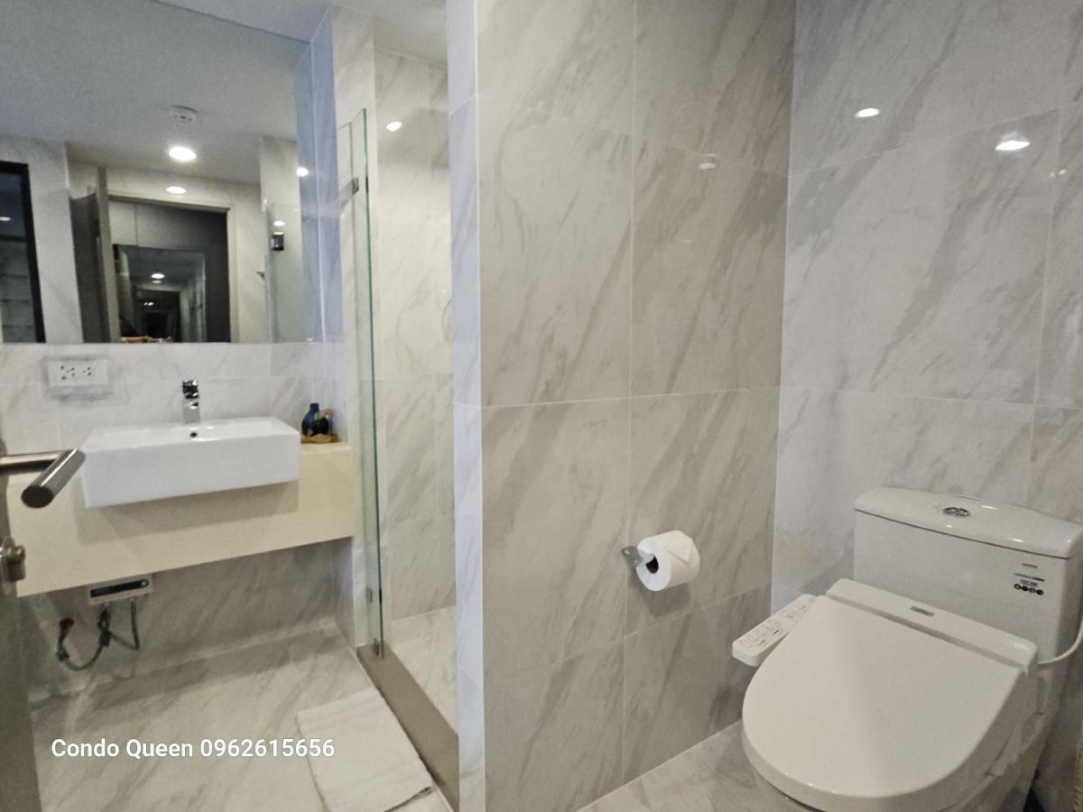 For RentCondoSukhumvit, Asoke, Thonglor : ไอดีโอ้ โมบิ สุขุมวิท 40 1นอน 1น้ำ พื้นที่ 47 ตรม ให้เช่า 33,000 บาท  สนใจโทร น้อง 096-2615656 พร้อมให้นัดหมายเข้าชมทุกวันLocation : Eakmai , Thnglor , Sukhumvit Rental Price : 33,000 Baht Condominium near Mrt :   Eakmai Station Condominium Unit 