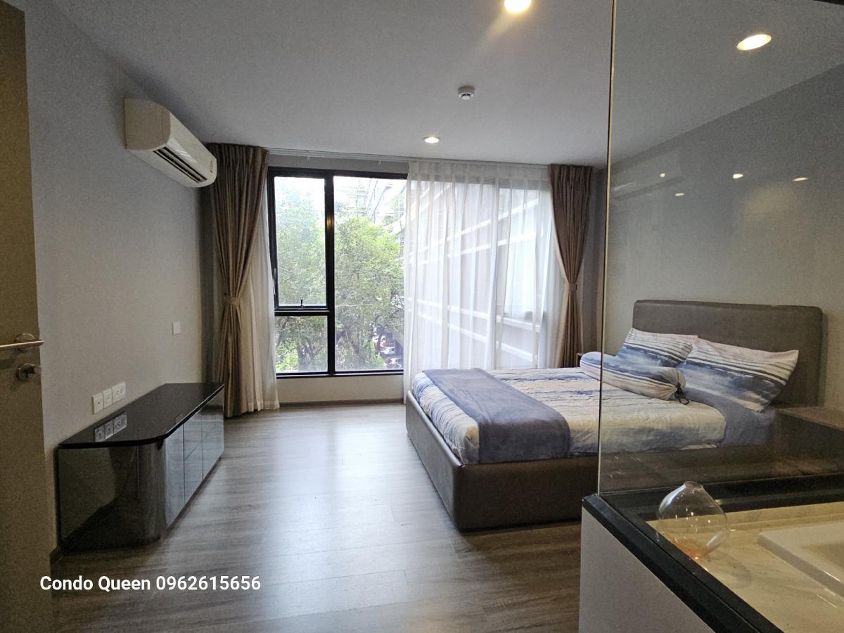 ให้เช่าคอนโดสุขุมวิท อโศก ทองหล่อ : ไอดีโอ้ โมบิ สุขุมวิท 40 1นอน 1น้ำ พื้นที่ 47 ตรม ให้เช่า 33,000 บาท  สนใจโทร น้อง 096-2615656 พร้อมให้นัดหมายเข้าชมทุกวันLocation : Eakmai , Thnglor , Sukhumvit Rental Price : 33,000 Baht Condominium near Mrt :   Eakmai Station Condominium Unit Size : 47