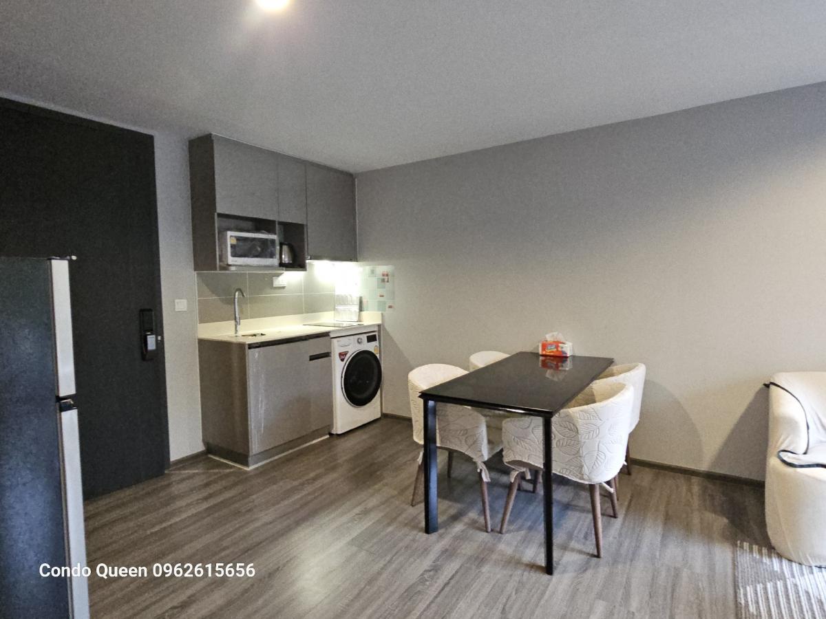 For RentCondoSukhumvit, Asoke, Thonglor : ไอดีโอ้ โมบิ สุขุมวิท 40 1นอน 1น้ำ พื้นที่ 47 ตรม ให้เช่า 33,000 บาท  สนใจโทร น้อง 096-2615656 พร้อมให้นัดหมายเข้าชมทุกวันLocation : Eakmai , Thnglor , Sukhumvit Rental Price : 33,000 Baht Condominium near Mrt :   Eakmai Station Condominium Unit 