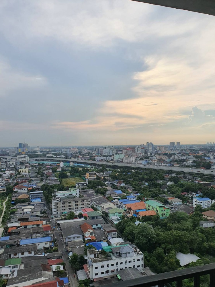 ขายคอนโดบางซื่อ วงศ์สว่าง เตาปูน : ขายคอนโดรีเจ้นท์บางซ่อน เฟส 27 ตึก C ชั้น 22 ห้องสวย  วิวสวย วิวโล่ง ห้องขนาด 57 ตรม. ราคาขาย 3.20 ล้านบาท