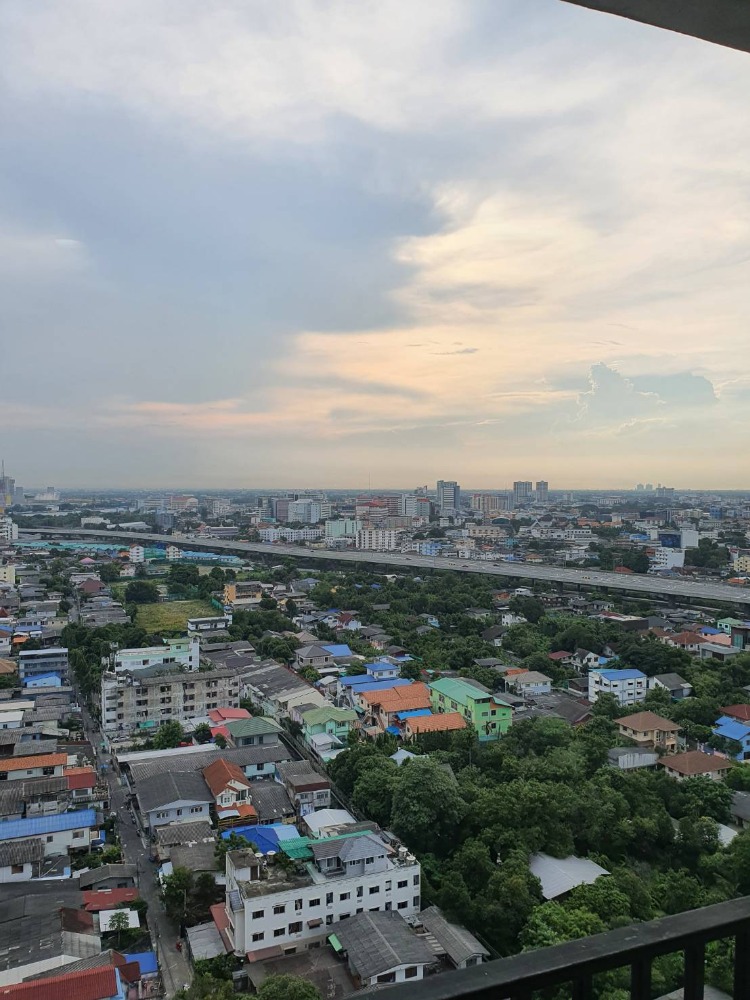 ขายคอนโดบางซื่อ วงศ์สว่าง เตาปูน : ขายคอนโดรีเจ้นท์บางซ่อน เฟส 27 ตึก C ชั้น 22 ห้องสวย  วิวสวย วิวโล่ง ห้องขนาด 57 ตรม. ราคาขาย 3.20 ล้านบาท