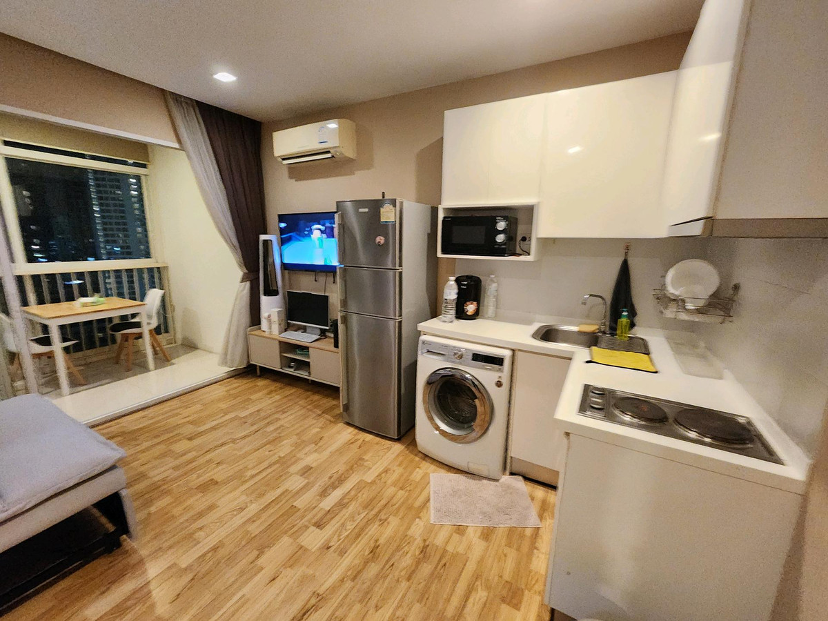 ขายคอนโดบางนา แบริ่ง ลาซาล : ขายคอนโดใกล้ BTS บางนา มี Sky walk 45 ตรม.ห้องริม 1ห้องนอน1รับแขก วิวสวย 3.4ลบ.