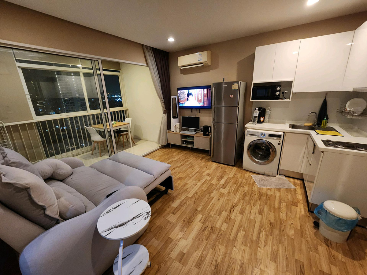 ขายคอนโดบางนา แบริ่ง ลาซาล : ขายคอนโดใกล้ BTS บางนา มี Sky walk 45 ตรม.ห้องริม 1ห้องนอน1รับแขก วิวสวย 3.4ลบ.