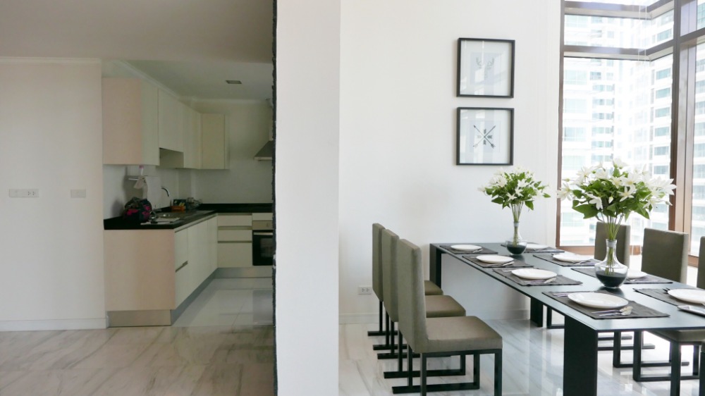 For RentCondoSukhumvit, Asoke, Thonglor : The Emporio Place 2BR 2BATH 70k per month 064-274-8883