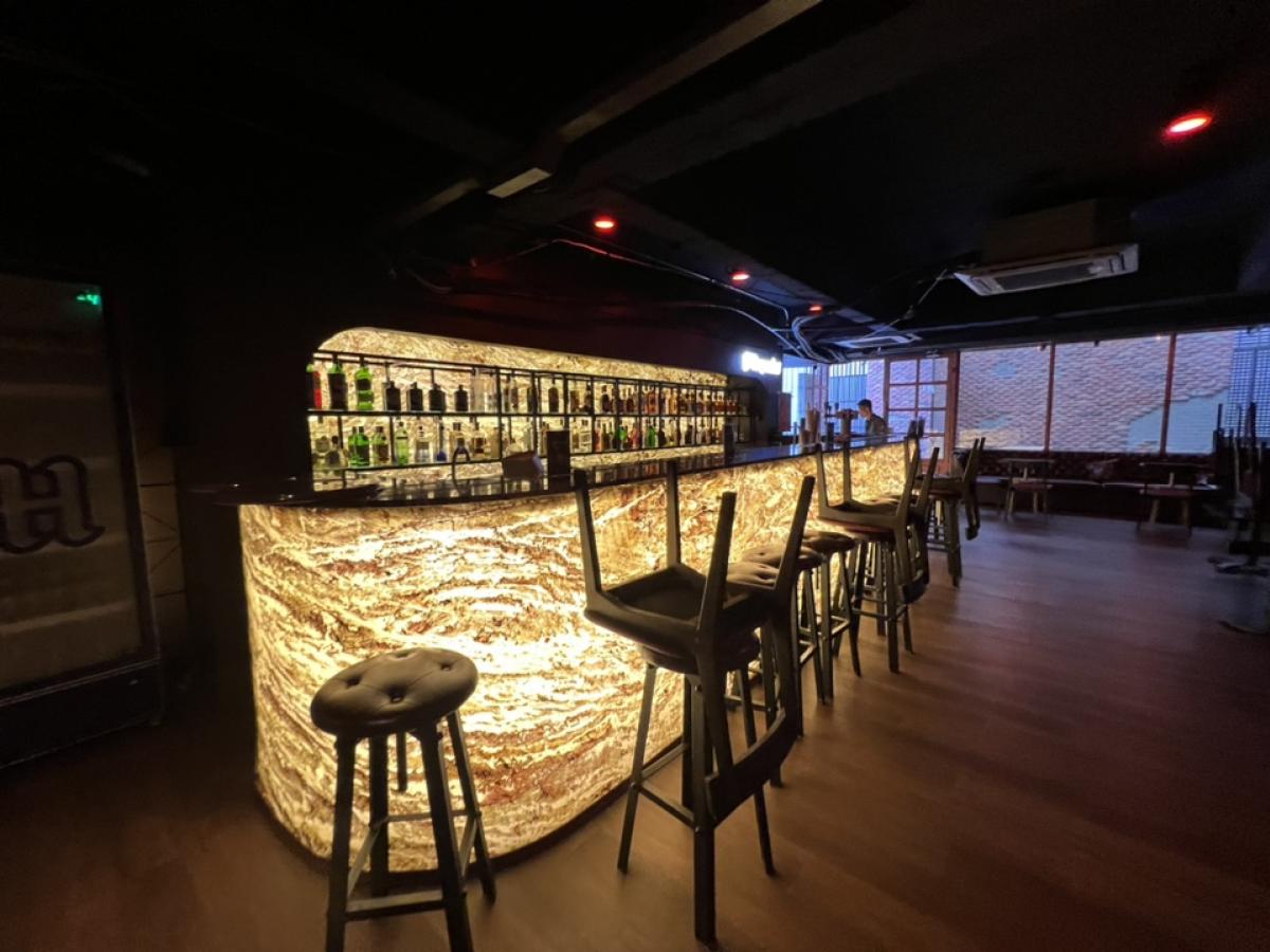 ให้เช่าร้านค้า/ตลาดนัดสุขุมวิท อโศก ทองหล่อ : Rental : Cocktail Bar & Resturant with Full Equipment in Thonglor , 250 sqmCocktail Bar and restaurant for rent with equipment in Thonglor, size 250 sq m.** Take Over : 990,000 THB **🔥🔥Rental Price : 350,000 THB / Month 🔥🔥More Information📱Te