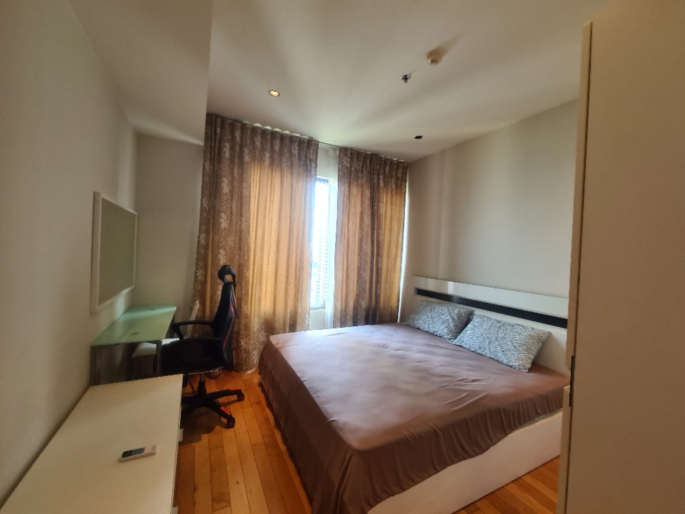 For RentCondoSukhumvit, Asoke, Thonglor : The Emporio Place 2bed 3baht 50k per month 064-274-8883