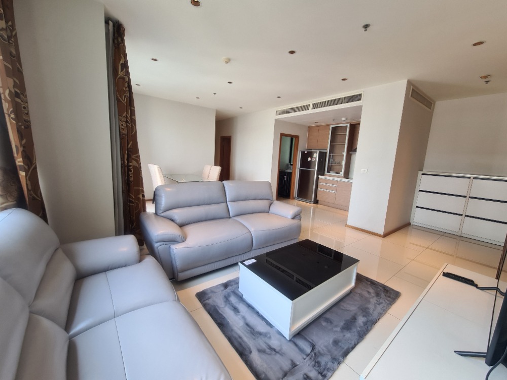 For RentCondoSukhumvit, Asoke, Thonglor : The Emporio Place 2bed 3baht 50k per month 064-274-8883