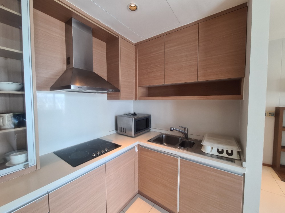 For RentCondoSukhumvit, Asoke, Thonglor : The Emporio Place 2bed 3baht 50k per month 064-274-8883