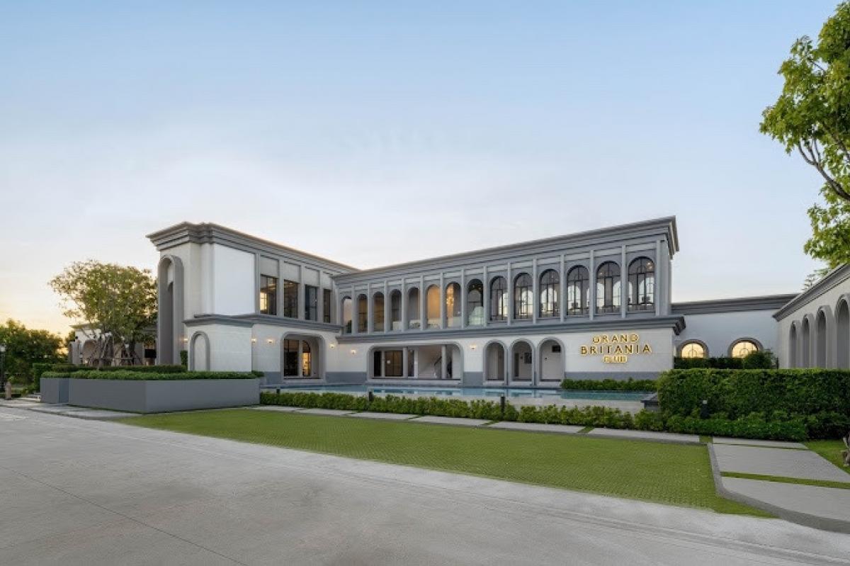 ขายบ้านนวมินทร์ รามอินทรา : ขายบ้านเดี่ยว แกรนด์ บริทาเนีย วงแหวน - รามอินทรา 4 นอน 3 น้ำ 2 จอด 52.20 ตร.ว. สามวาตะวันตก คลองสามวา กรุงเทพ 