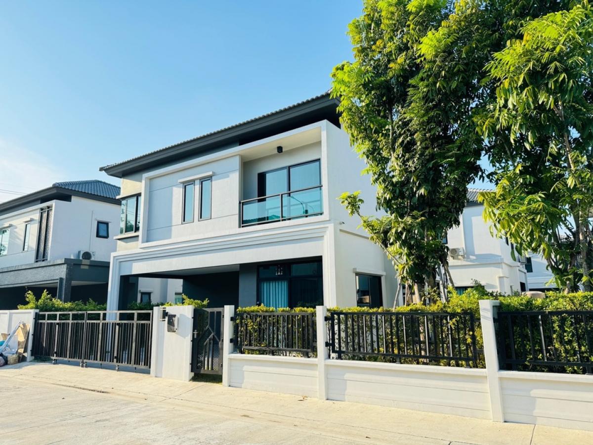 ขายบ้านนวมินทร์ รามอินทรา : ขายบ้านเดี่ยว แกรนด์ บริทาเนีย วงแหวน - รามอินทรา 4 นอน 3 น้ำ 2 จอด 52.20 ตร.ว. สามวาตะวันตก คลองสามวา กรุงเทพ 