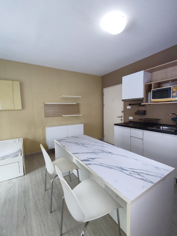 🚝Near the BTS 👜 and shopping areas 🏪Near Central Chaengwattana ☘️Large room 💦next to the swimming pool 👉 Free loan application advice, push every case. Loading...