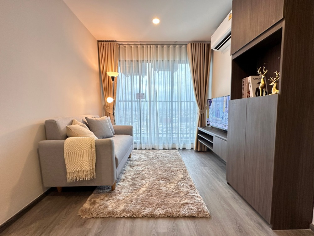 For RentCondoLadprao101, Happy Land, The Mall Bang Kapi : For rent: The Origin Bangkapi, electrical appliances + complete furniture. New room, first hand No one has rented it yet.