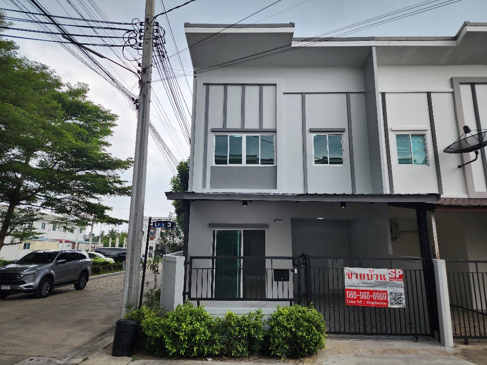 For SaleTownhomeNonthaburi, Bang Yai, Bangbuathong : House on the corner of Main Road, Lionof Wongwaen, Nonthaburi, newly renovated, fully expanded.