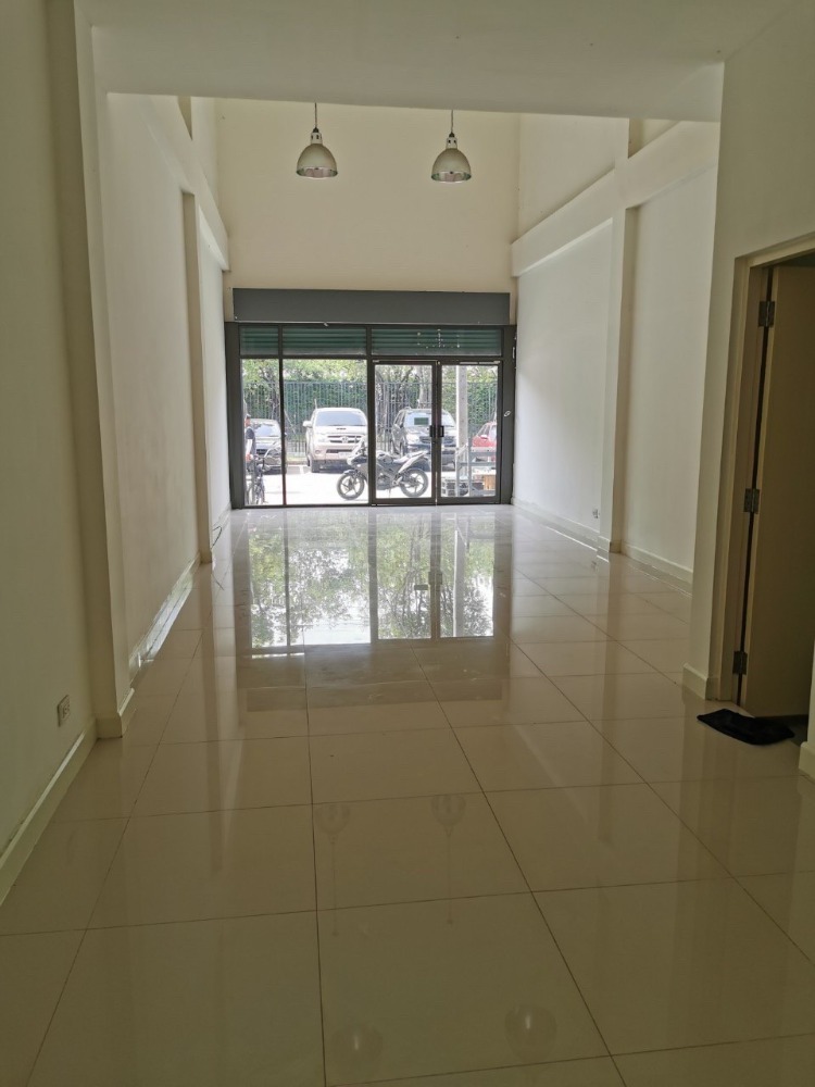 ขายอาคารพาณิชย์นวมินทร์ รามอินทรา : เหมาะสำหรับทำธุรกิจ ✨ อาคารพาณิชย์ บี อเวนิว วัชรพล / 3.5 ชั้น (ขาย), B-Avenue Watcharapol / 3.5 Storey (FOR SALE) TAN008