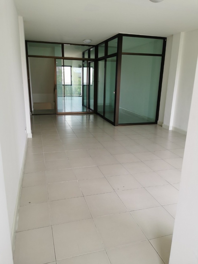 ขายอาคารพาณิชย์นวมินทร์ รามอินทรา : เหมาะสำหรับทำธุรกิจ ✨ อาคารพาณิชย์ บี อเวนิว วัชรพล / 3.5 ชั้น (ขาย), B-Avenue Watcharapol / 3.5 Storey (FOR SALE) TAN008