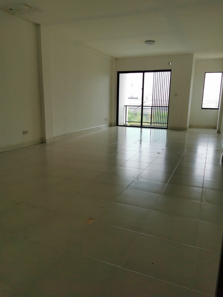 ขายอาคารพาณิชย์นวมินทร์ รามอินทรา : เหมาะสำหรับทำธุรกิจ ✨ อาคารพาณิชย์ บี อเวนิว วัชรพล / 3.5 ชั้น (ขาย), B-Avenue Watcharapol / 3.5 Storey (FOR SALE) TAN008