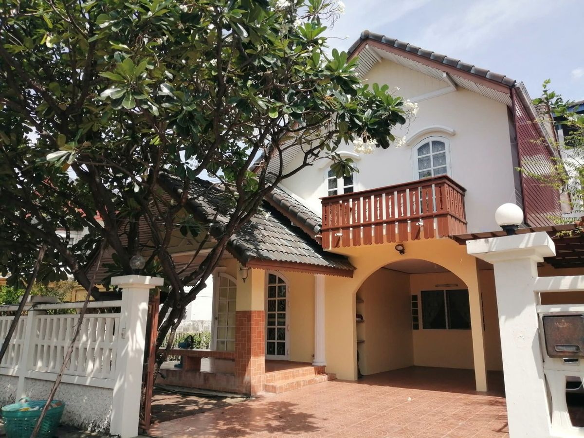 For RentHousePinklao, Charansanitwong : Single house for rent, Krisada Nakhon Village 12.