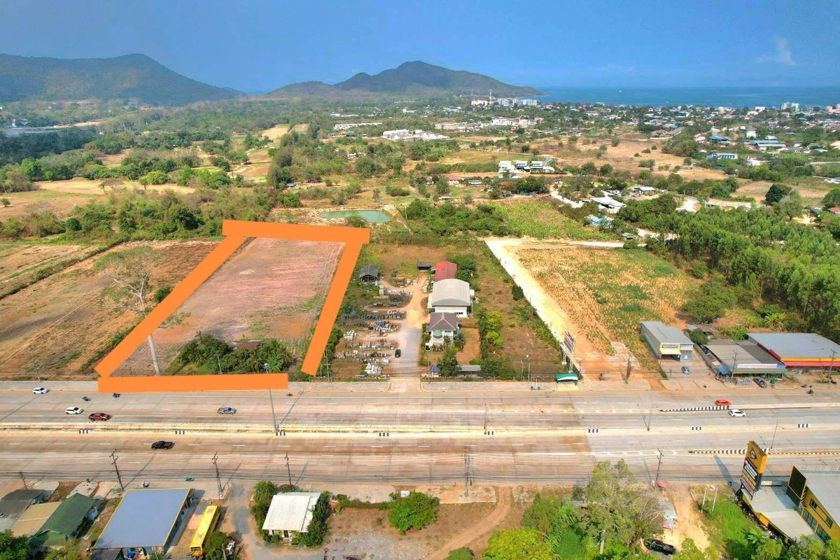 For SaleLandPattaya, Bangsaen, Chonburi : Land next to Sukhumvit Road, Bang Saray.