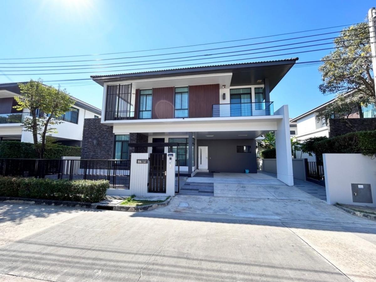 ให้เช่าบ้านลาดกระบัง สุวรรณภูมิ : ให้เช่าบ้าน 4 นอน Mantana 4 Onnot Wongwean Bangna Km 7 พร้อมเฟอร์พร้อมอยู่ ใกล้ Mega Bangna ค่าเช่า 80,000 บาท