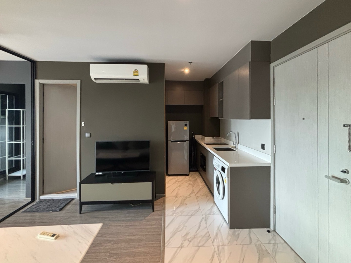 ให้เช่าคอนโดสุขุมวิท อโศก ทองหล่อ : Rhythm Ekkamai ริธึ่ม เอกมัย ชั้น 30 วิวสูง 1 นอน 