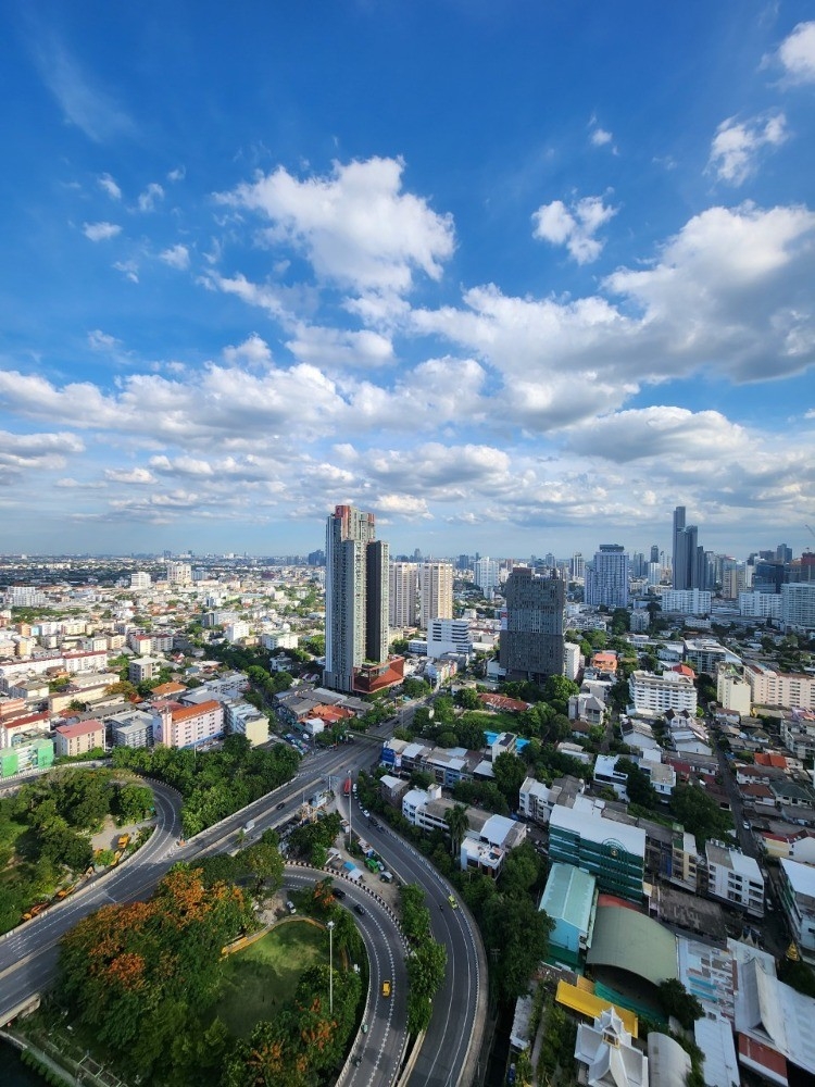 ขายคอนโดพระราม 9 เพชรบุรีตัดใหม่ RCA : S-SPES107 ขาย คอนโด ศุภาลัย ปาร์ค เอกมัย-ทองหล่อ  ชั้น39 ขนาด 72.6ตรม. 1นอน 1น้ำ 6.3ล้าน 064-959-8900