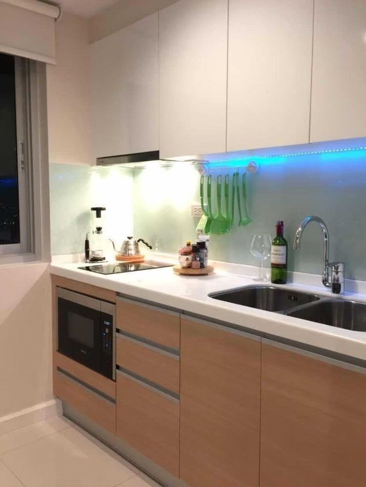 ขายคอนโดพระราม 9 เพชรบุรีตัดใหม่ RCA : S-SPES107 ขาย คอนโด ศุภาลัย ปาร์ค เอกมัย-ทองหล่อ  ชั้น39 ขนาด 72.6ตรม. 1นอน 1น้ำ 6.3ล้าน 064-959-8900