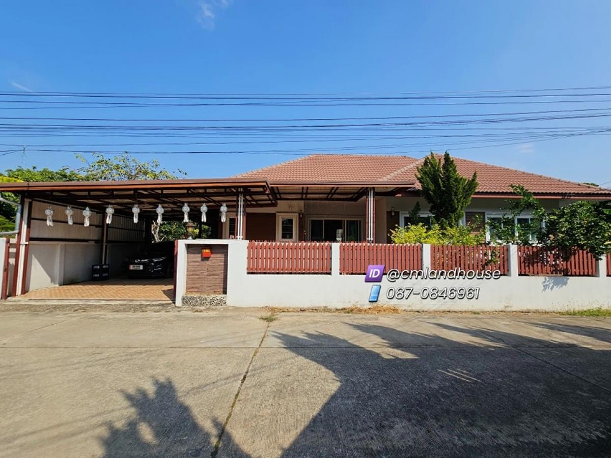 For SaleHouseChiang Mai : House 79 sq m., 4 bedrooms, along the railway road, near the superhighway, 1 km., near Saraphi duck shop. Direct way into the city, 10 km., cheap price, fully furnished.