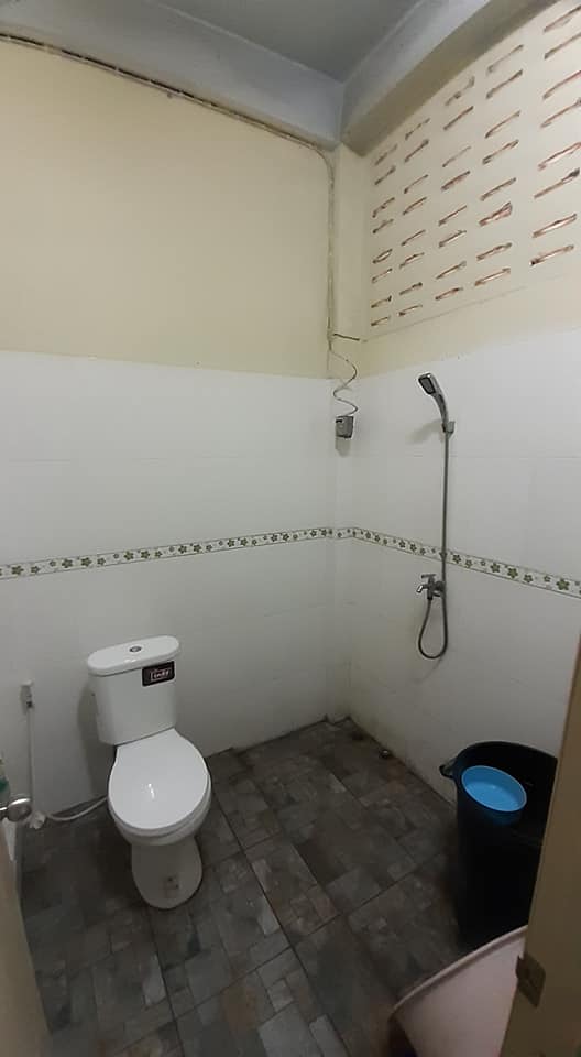 For SaleShop HousePinklao, Charansanitwong : Building for sale, Soi Charan 89 #BTS Bang O, area 13 sq m. #Can move in immediately, price 3.90 million baht #Sell #Beauty salon