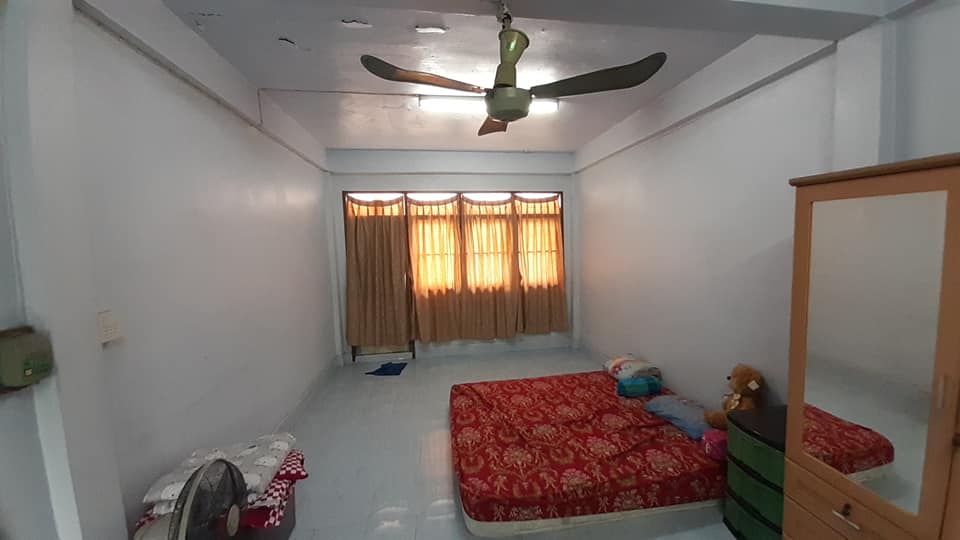 For SaleShop HousePinklao, Charansanitwong : Building for sale, Soi Charan 89 #BTS Bang O, area 13 sq m. #Can move in immediately, price 3.90 million baht #Sell #Beauty salon