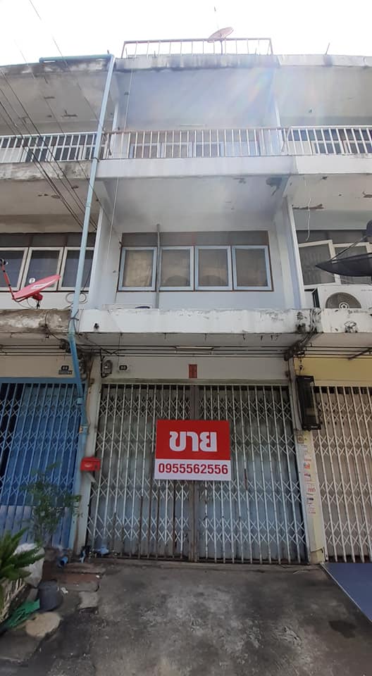 For SaleShop HousePinklao, Charansanitwong : Building for sale, Soi Charan 89 #BTS Bang O, area 13 sq m. #Can move in immediately, price 3.90 million baht #Sell #Beauty salon