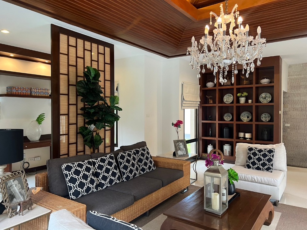 ขายบ้านพัทยา บางแสน ชลบุรี สัตหีบ : For sale Baan PhuTara Thai-Modern style (S03-1822S)