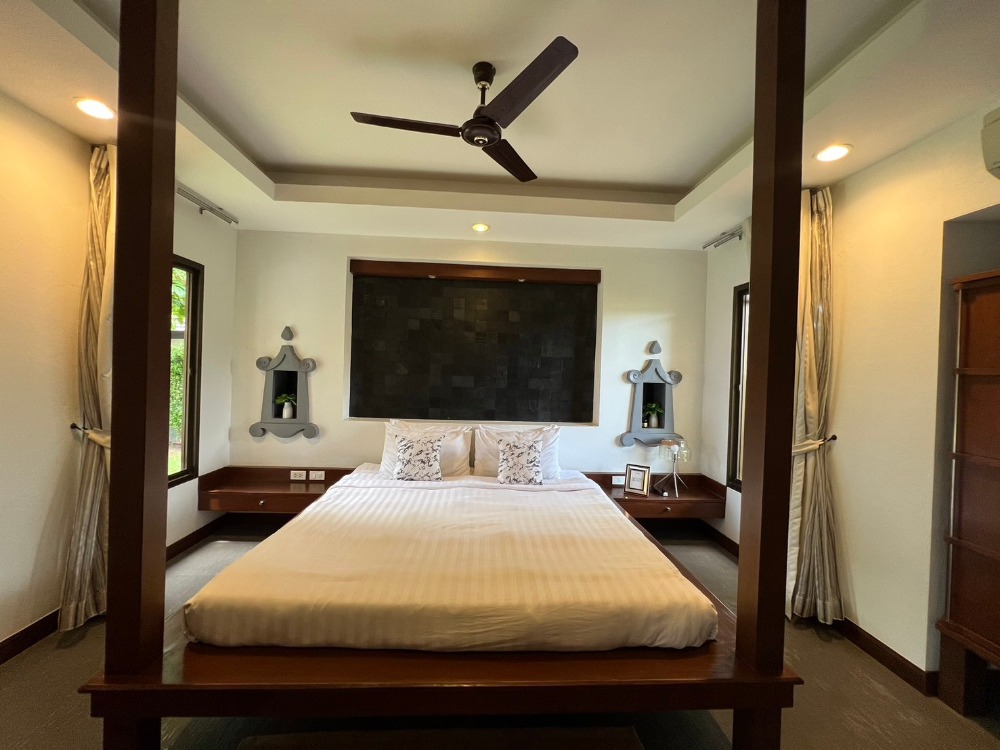 ขายบ้านพัทยา บางแสน ชลบุรี สัตหีบ : For sale Baan PhuTara Thai-Modern style (S03-1822S)