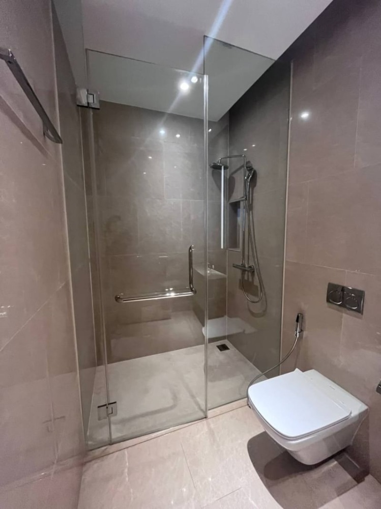 For RentCondoWongwianyai, Charoennakor : Magnolias Waterfront Residences at ICONSIAM for rent 180k 064-274-8883