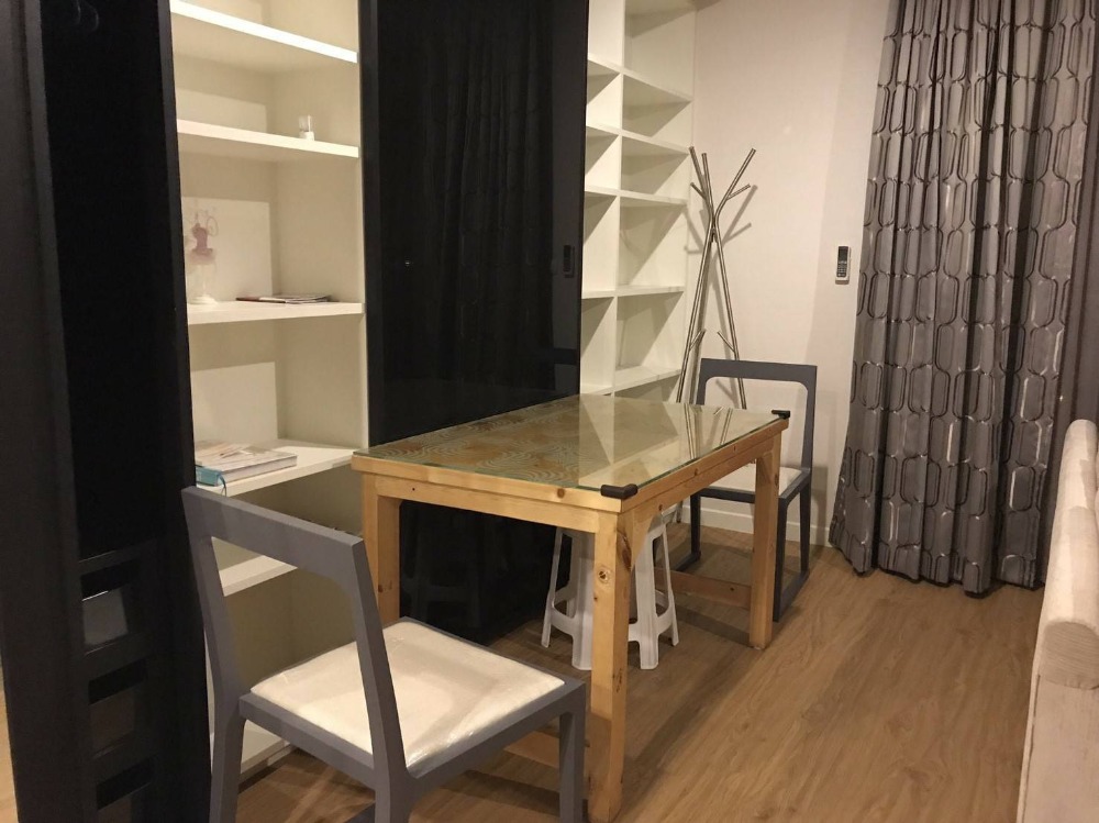 ให้เช่าคอนโดสีลม ศาลาแดง บางรัก : Siamese Surawong 1bed 45 Sqm Fullyfurnish 20,000 -